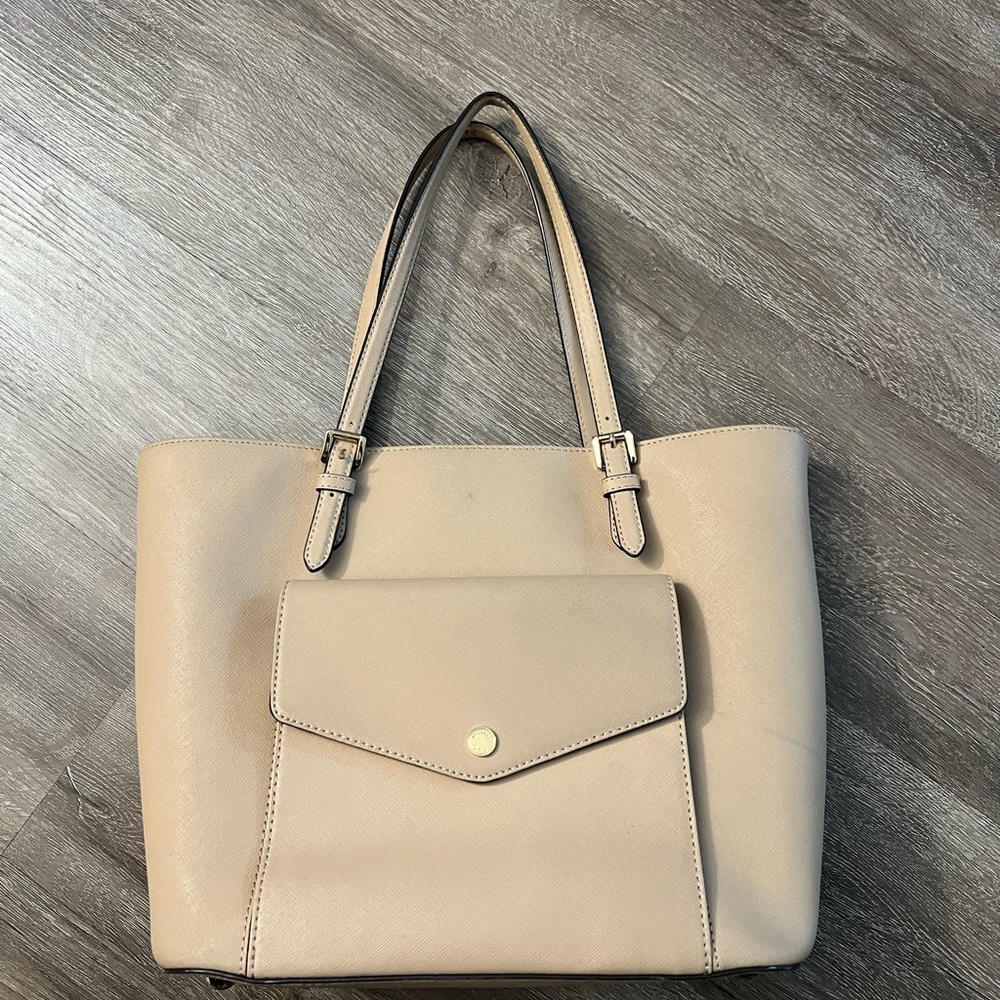 Michael Kors jetset purse